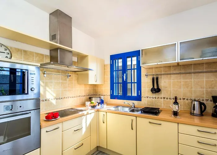 Natacha * Puerto del Carmen (Lanzarote)